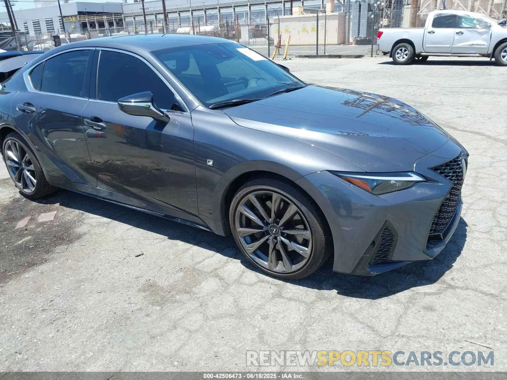 1 fotografías del automóvil dañado JTHGZ1B21R5082151 LEXUS IS 350 2024