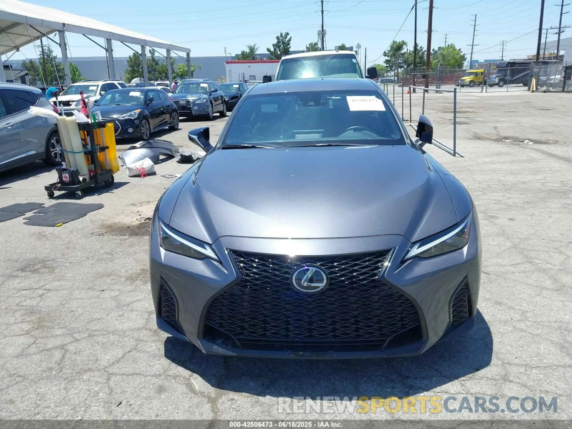 13 fotografías del automóvil dañado JTHGZ1B21R5082151 LEXUS IS 350 2024