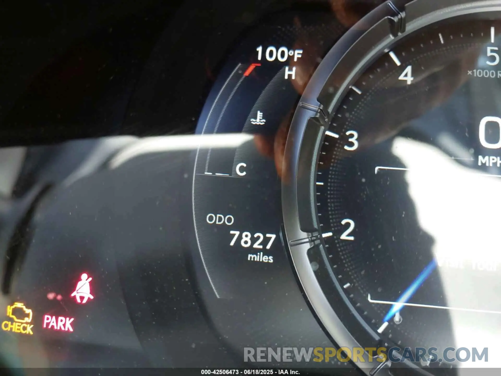 16 fotografías del automóvil dañado JTHGZ1B21R5082151 LEXUS IS 350 2024