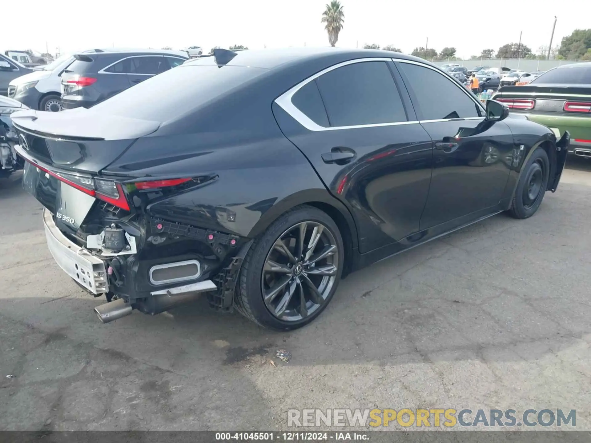 4 fotografías del automóvil dañado JTHGZ1B23R5076108 LEXUS IS 350 2024