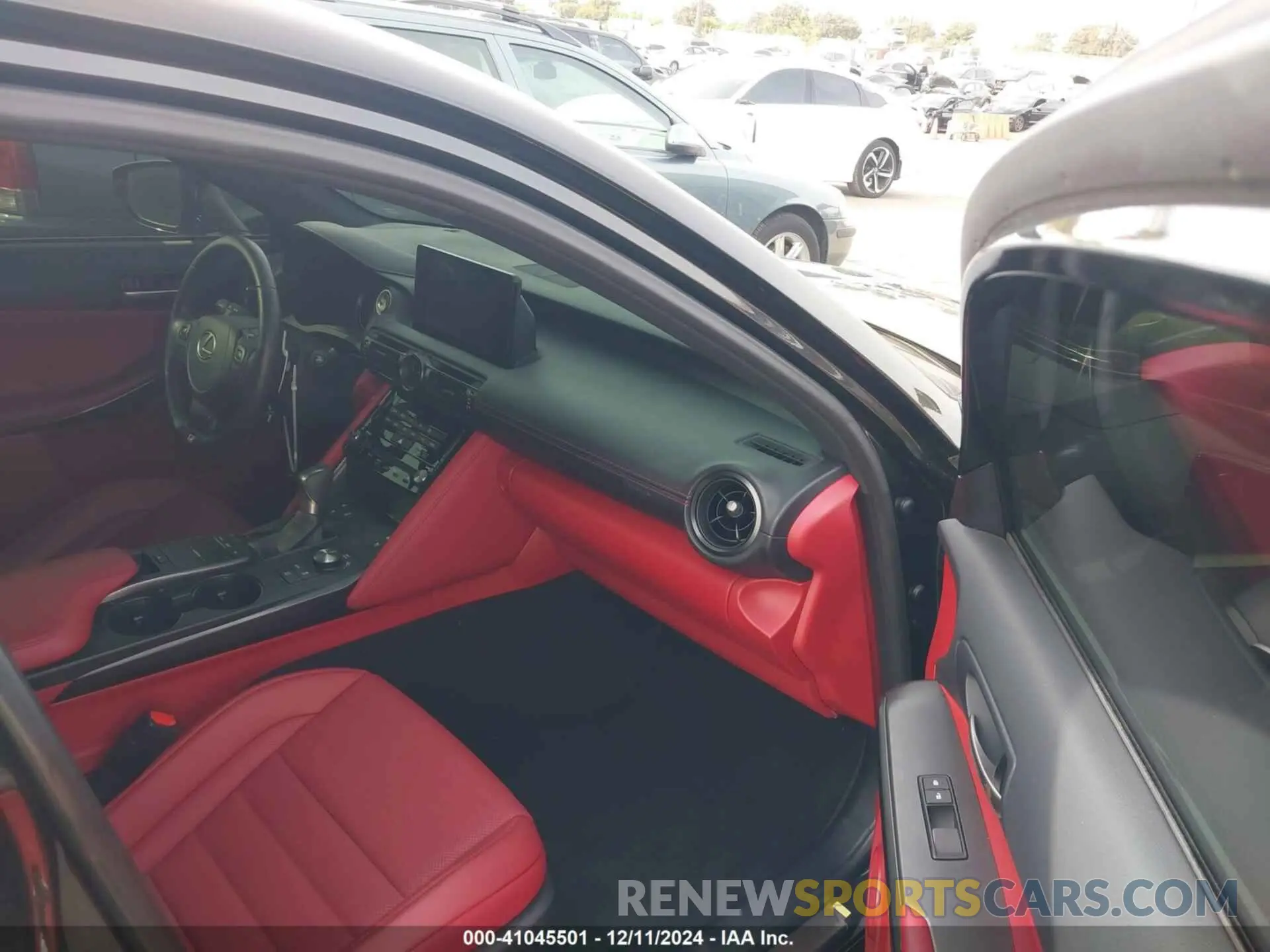 5 fotografías del automóvil dañado JTHGZ1B23R5076108 LEXUS IS 350 2024