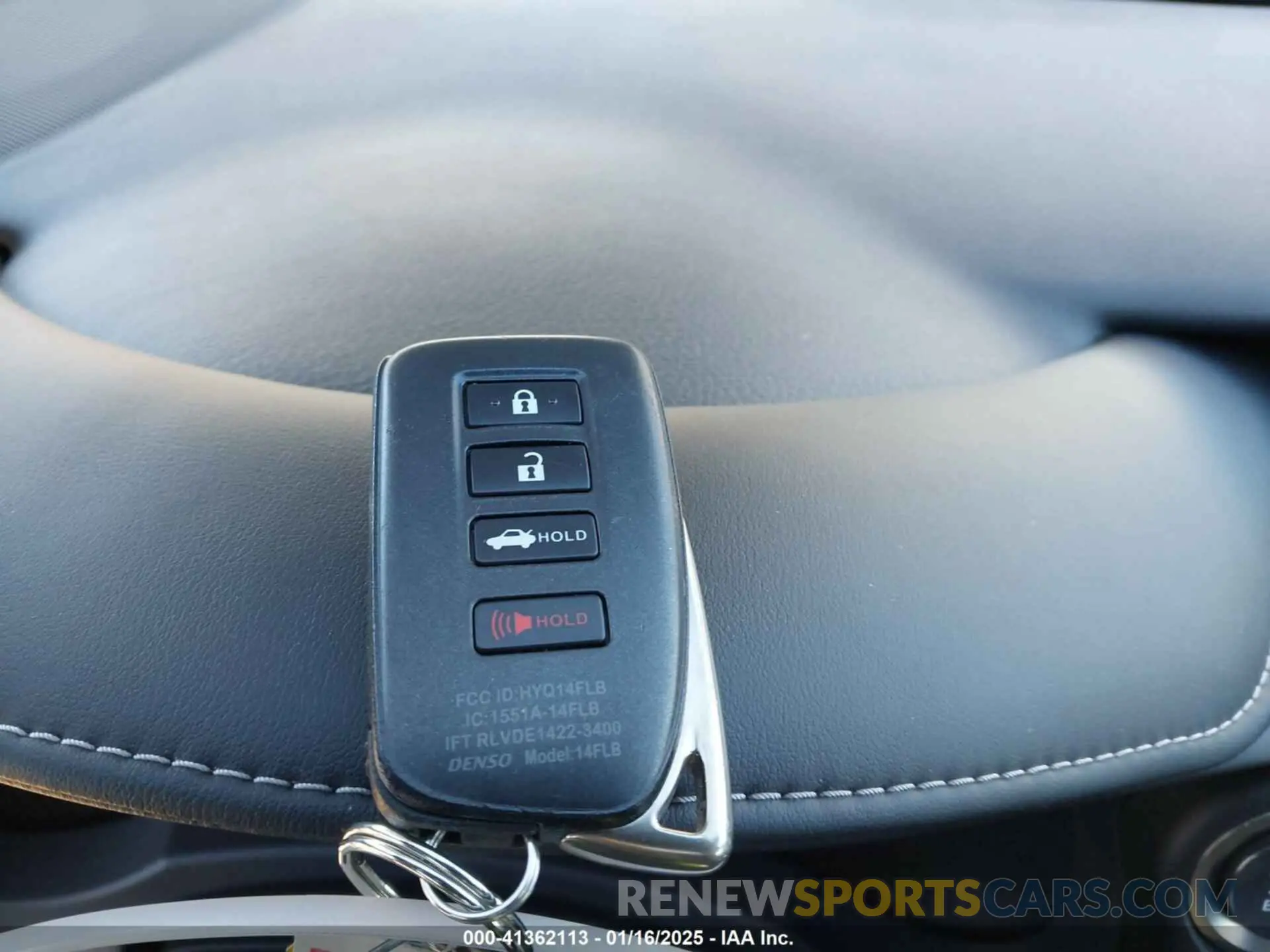 11 fotografías del automóvil dañado JTHGZ1B24R5076652 LEXUS IS 350 2024