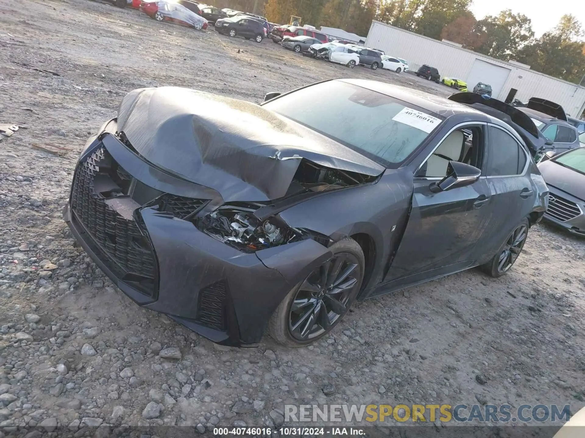 2 fotografías del automóvil dañado JTHGZ1B24R5079096 LEXUS IS 350 2024