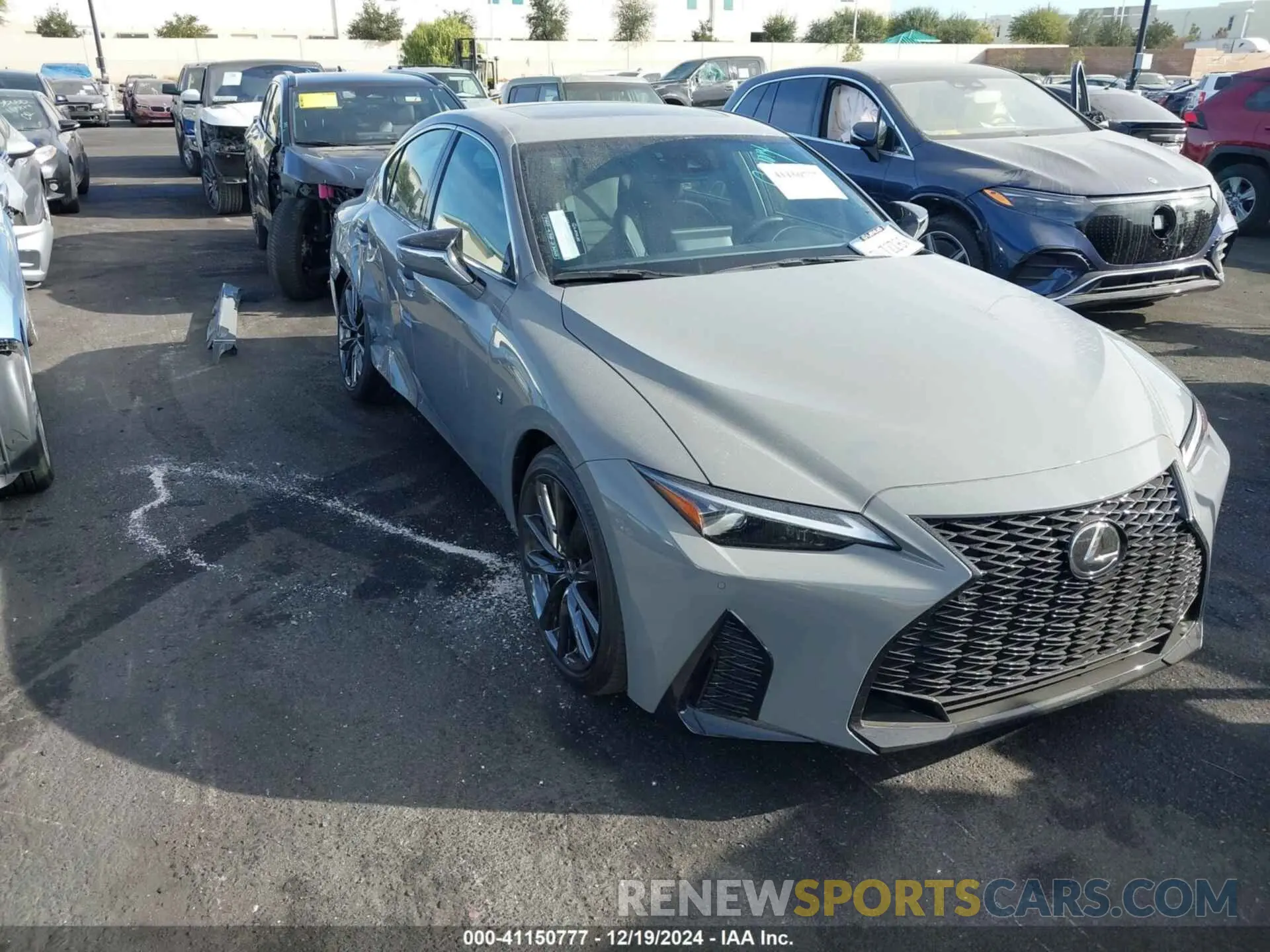 1 fotografías del automóvil dañado JTHGZ1B24R5081849 LEXUS IS 350 2024