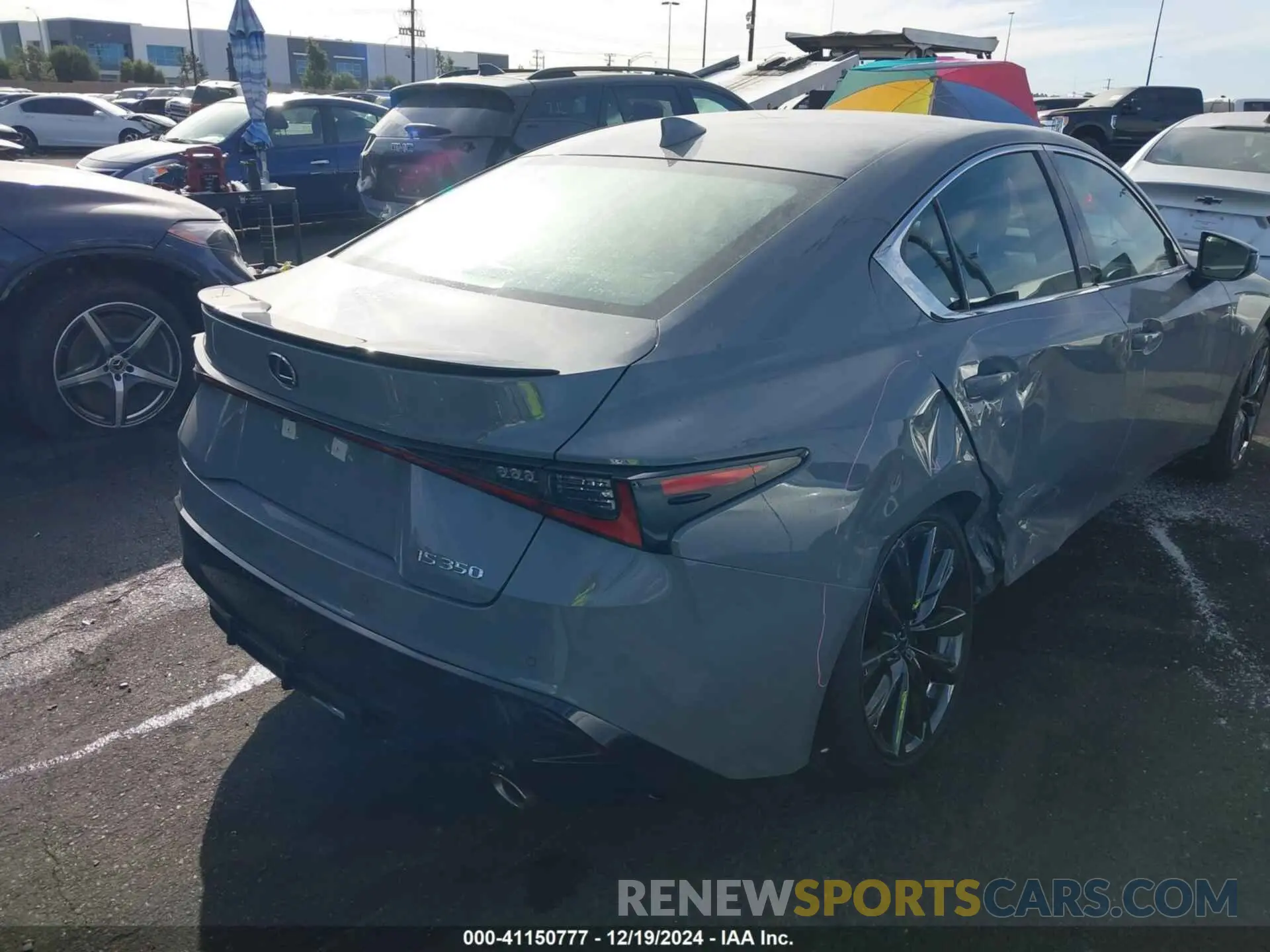 4 fotografías del automóvil dañado JTHGZ1B24R5081849 LEXUS IS 350 2024