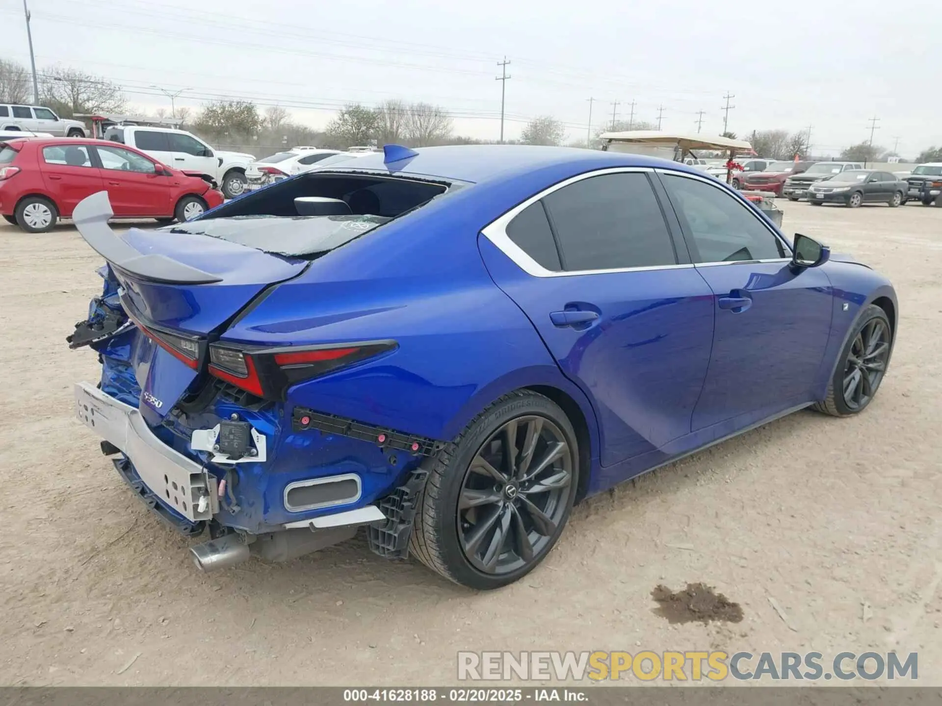 4 fotografías del automóvil dañado JTHGZ1B25R5072240 LEXUS IS 350 2024