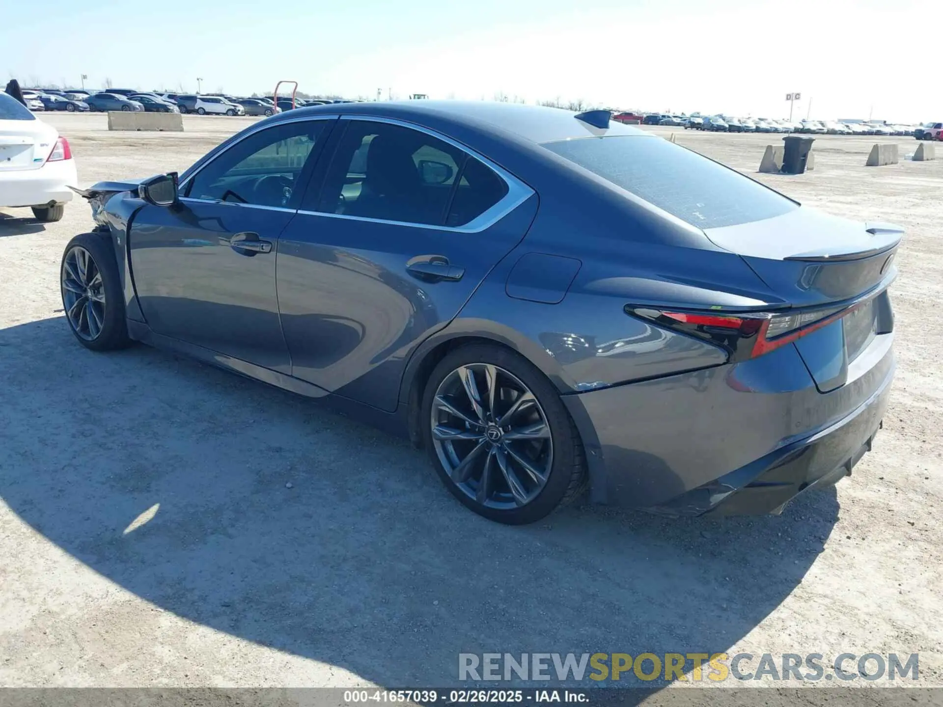 3 fotografías del automóvil dañado JTHGZ1B25R5073808 LEXUS IS 350 2024