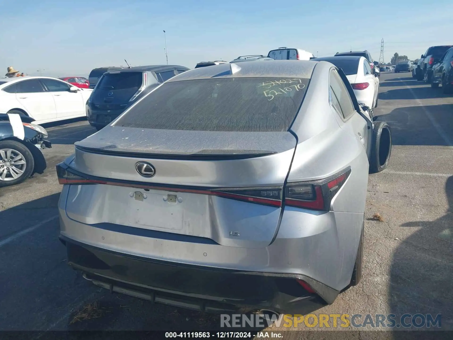 16 fotografías del automóvil dañado JTHGZ1B25R5076286 LEXUS IS 350 2024
