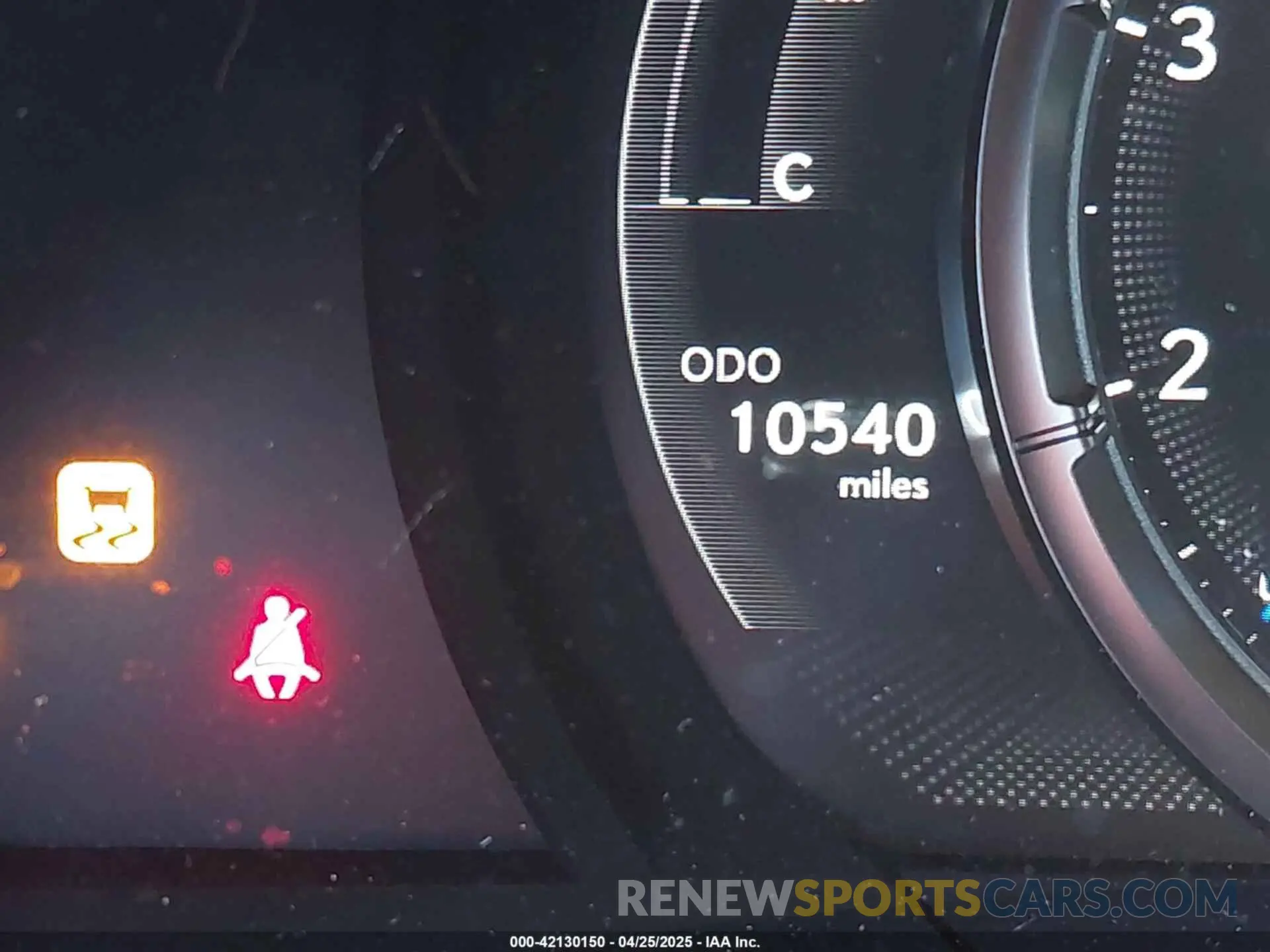 15 fotografías del automóvil dañado JTHGZ1B25R5078605 LEXUS IS 350 2024