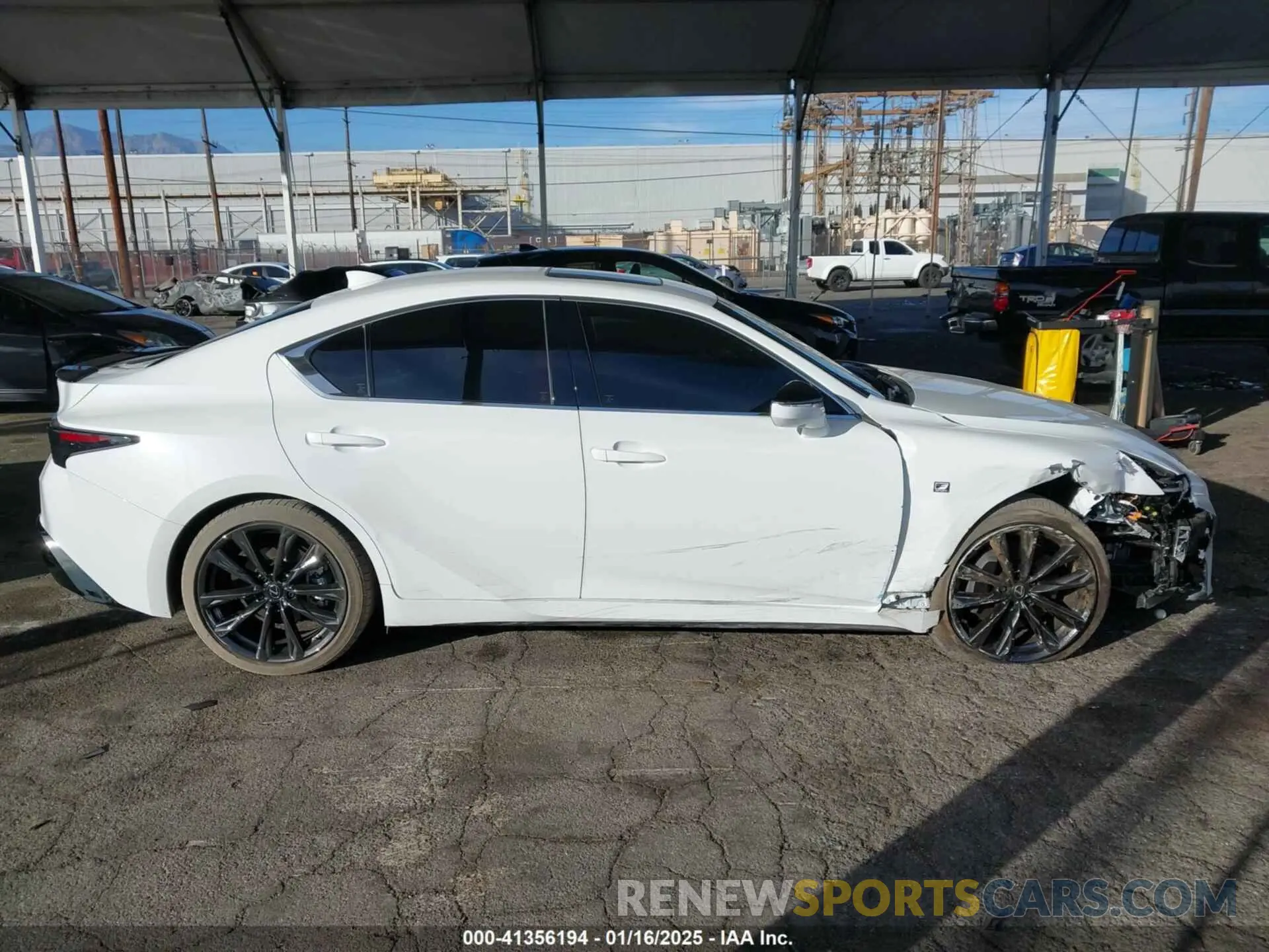 13 fotografías del automóvil dañado JTHGZ1B26R5075356 LEXUS IS 350 2024