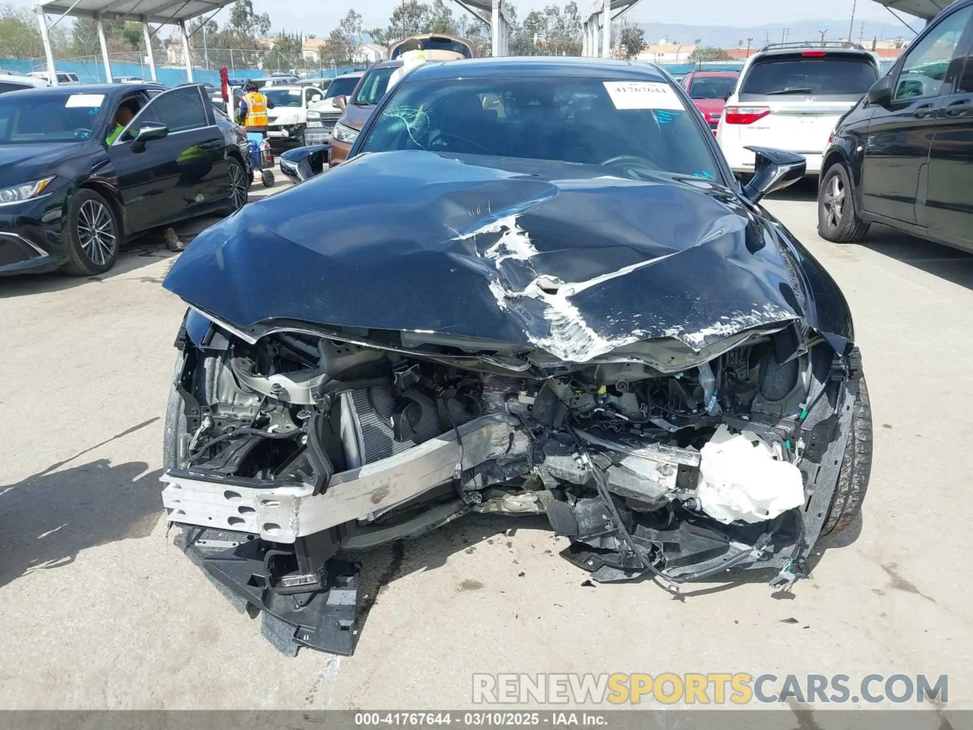 13 fotografías del automóvil dañado JTHGZ1B27R5077097 LEXUS IS 350 2024
