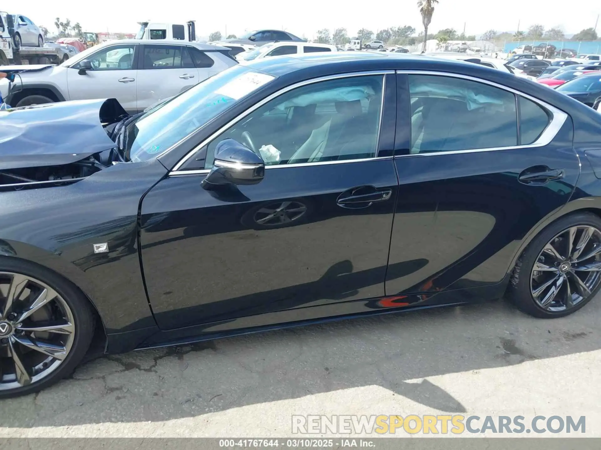15 fotografías del automóvil dañado JTHGZ1B27R5077097 LEXUS IS 350 2024