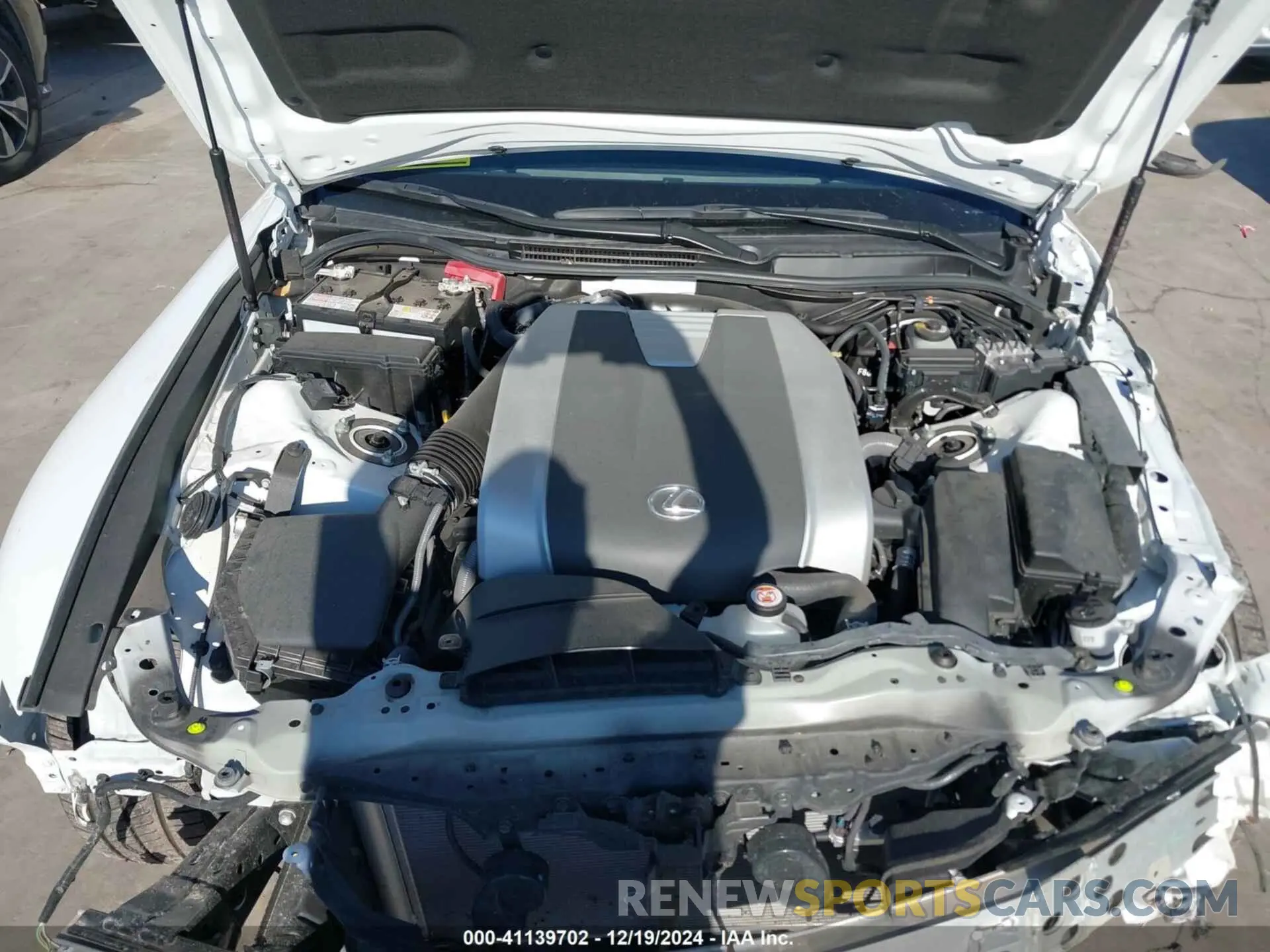 10 fotografías del automóvil dañado JTHGZ1B28R5073902 LEXUS IS 350 2024