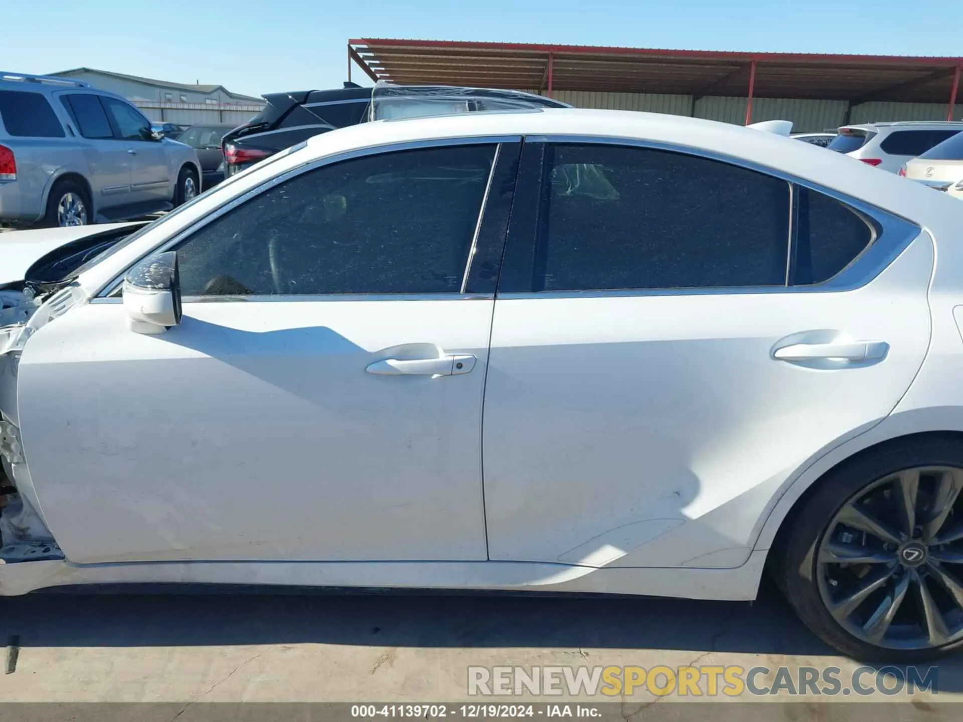 15 fotografías del automóvil dañado JTHGZ1B28R5073902 LEXUS IS 350 2024
