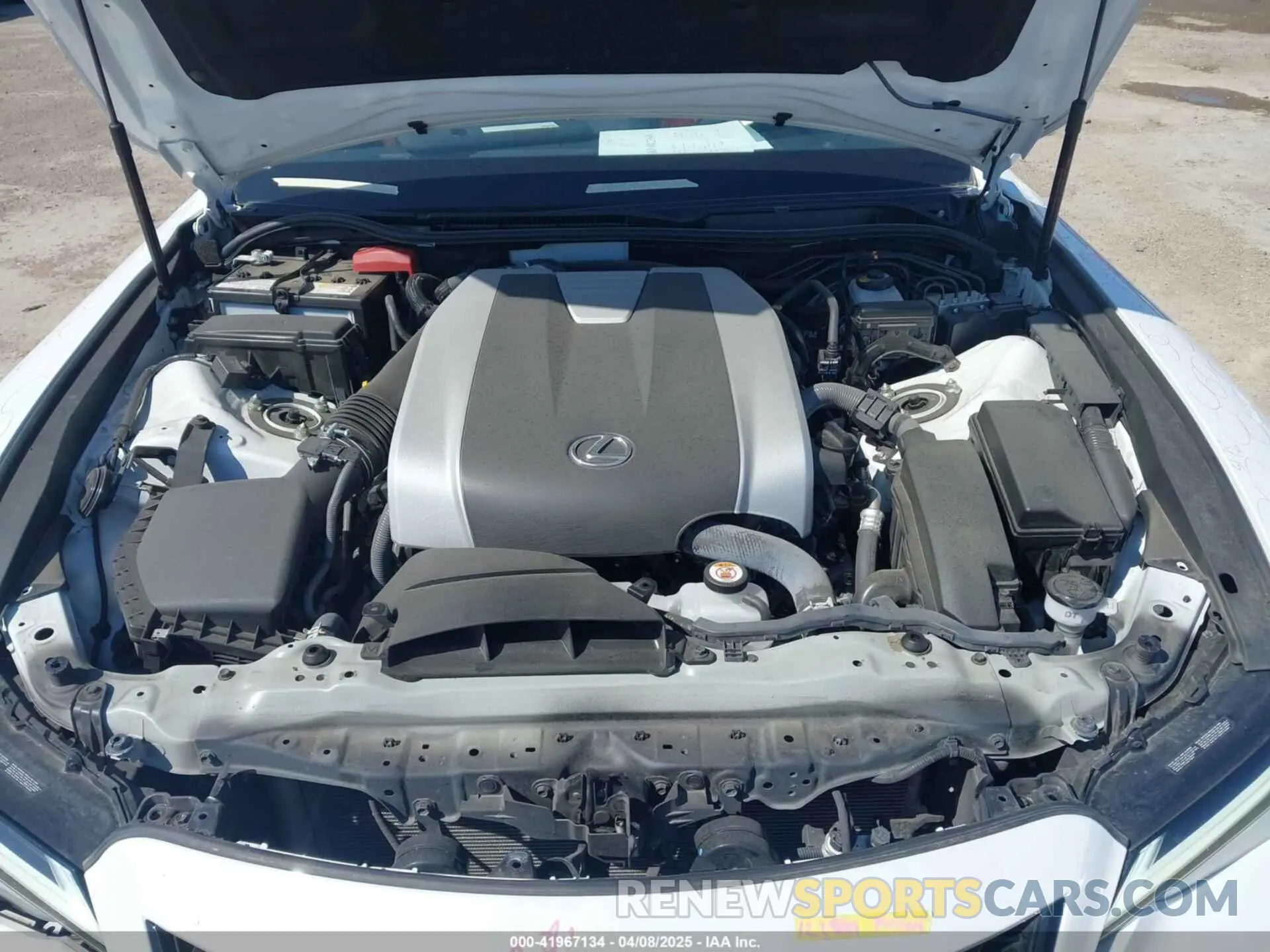 10 fotografías del automóvil dañado JTHGZ1B28R5076833 LEXUS IS 350 2024