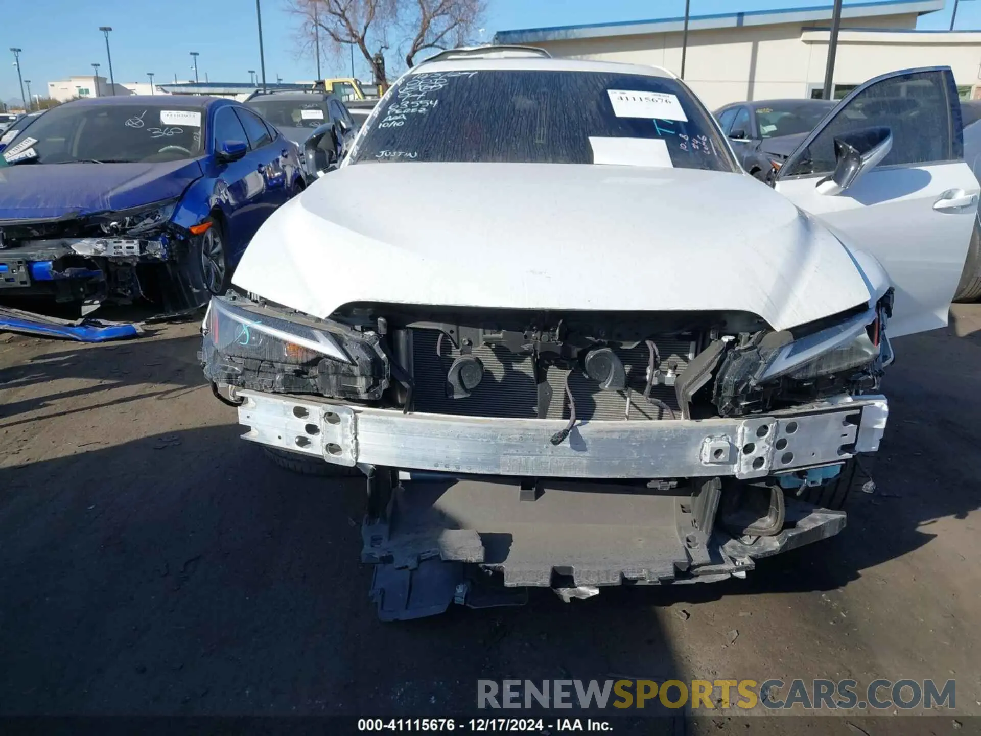12 fotografías del automóvil dañado JTHGZ1B29R5075836 LEXUS IS 350 2024
