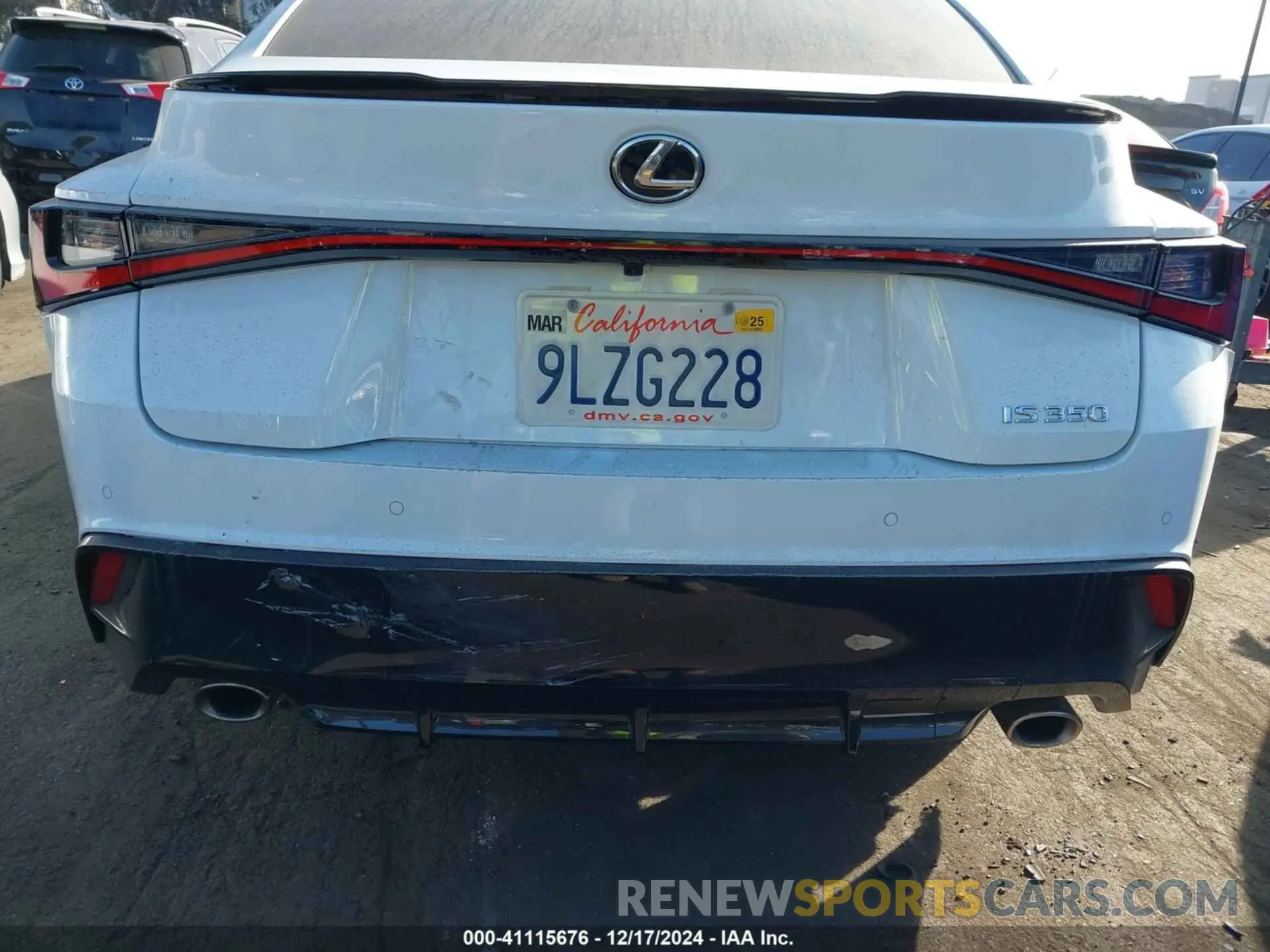 18 fotografías del automóvil dañado JTHGZ1B29R5075836 LEXUS IS 350 2024