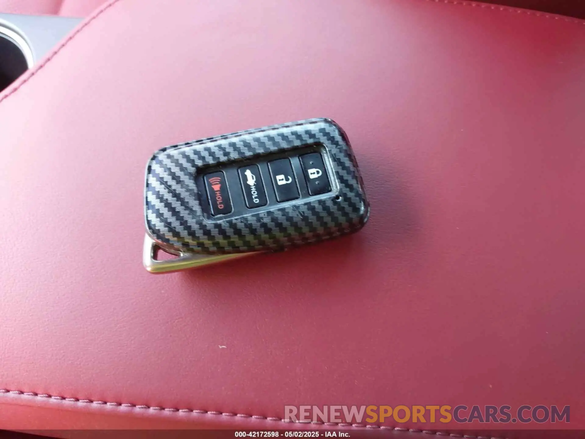 11 fotografías del automóvil dañado JTHGZ1B2XR5078857 LEXUS IS 350 2024