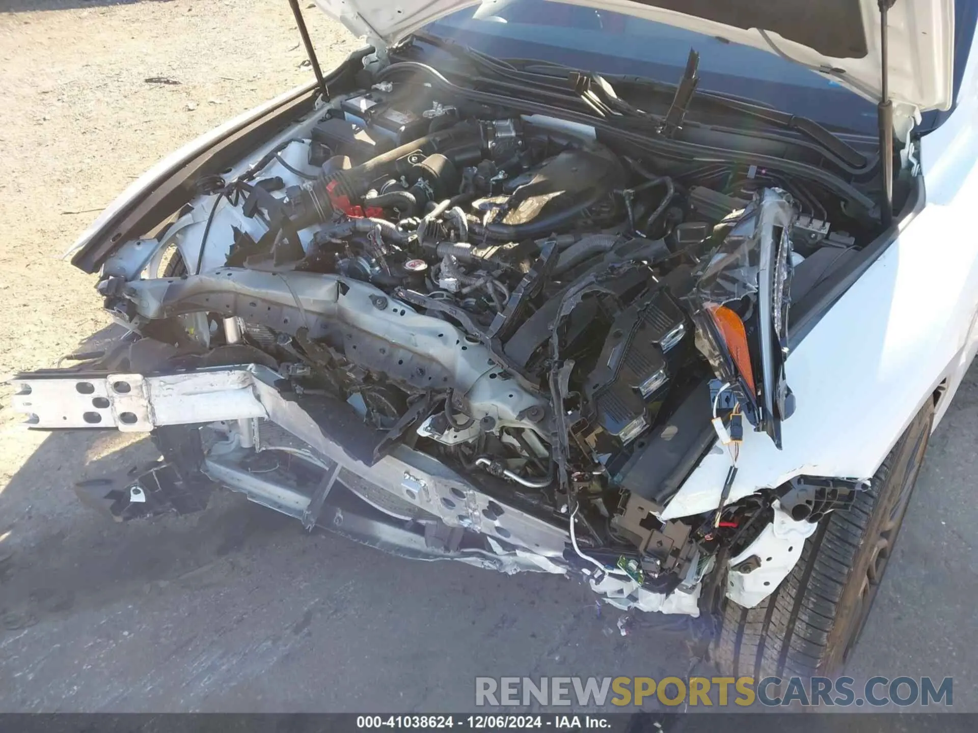 17 fotografías del automóvil dañado JTHGZ1E20R5034247 LEXUS IS 350 2024