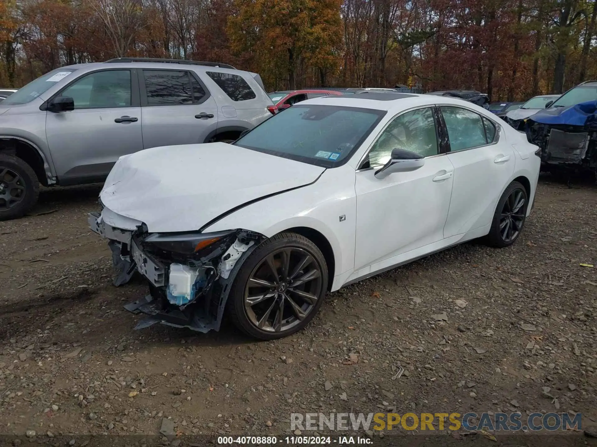 2 fotografías del automóvil dañado JTHGZ1E24R5036079 LEXUS IS 350 2024