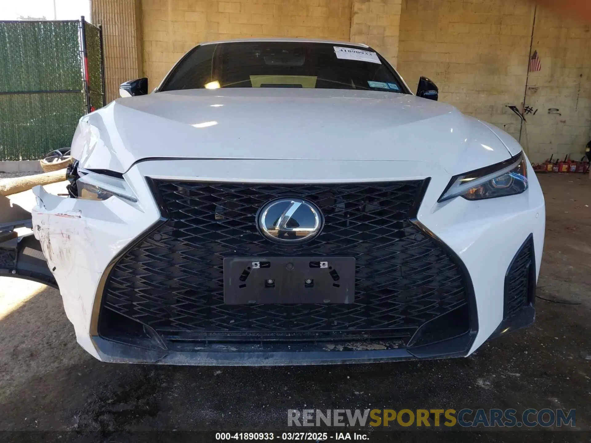12 fotografías del automóvil dañado JTHGZ1E28R5036005 LEXUS IS 350 2024