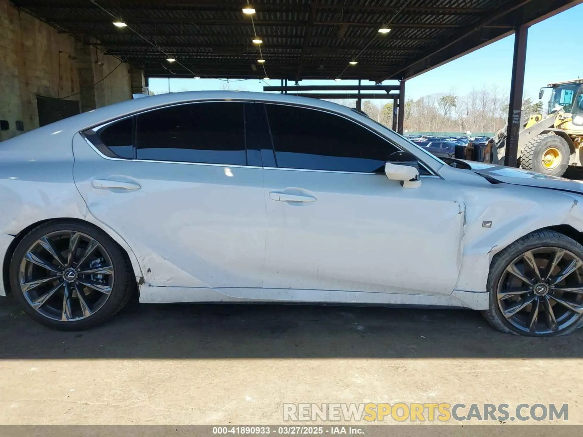 13 fotografías del automóvil dañado JTHGZ1E28R5036005 LEXUS IS 350 2024