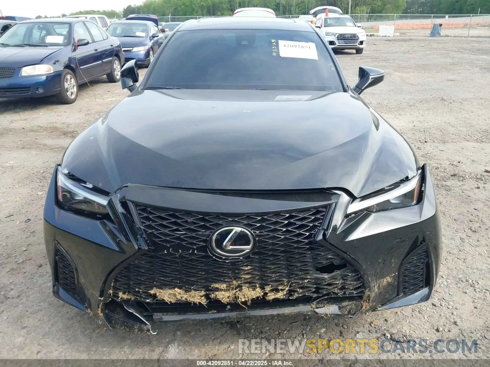 11 fotografías del automóvil dañado JTHBZ1B20S5084604 LEXUS IS 350 2025