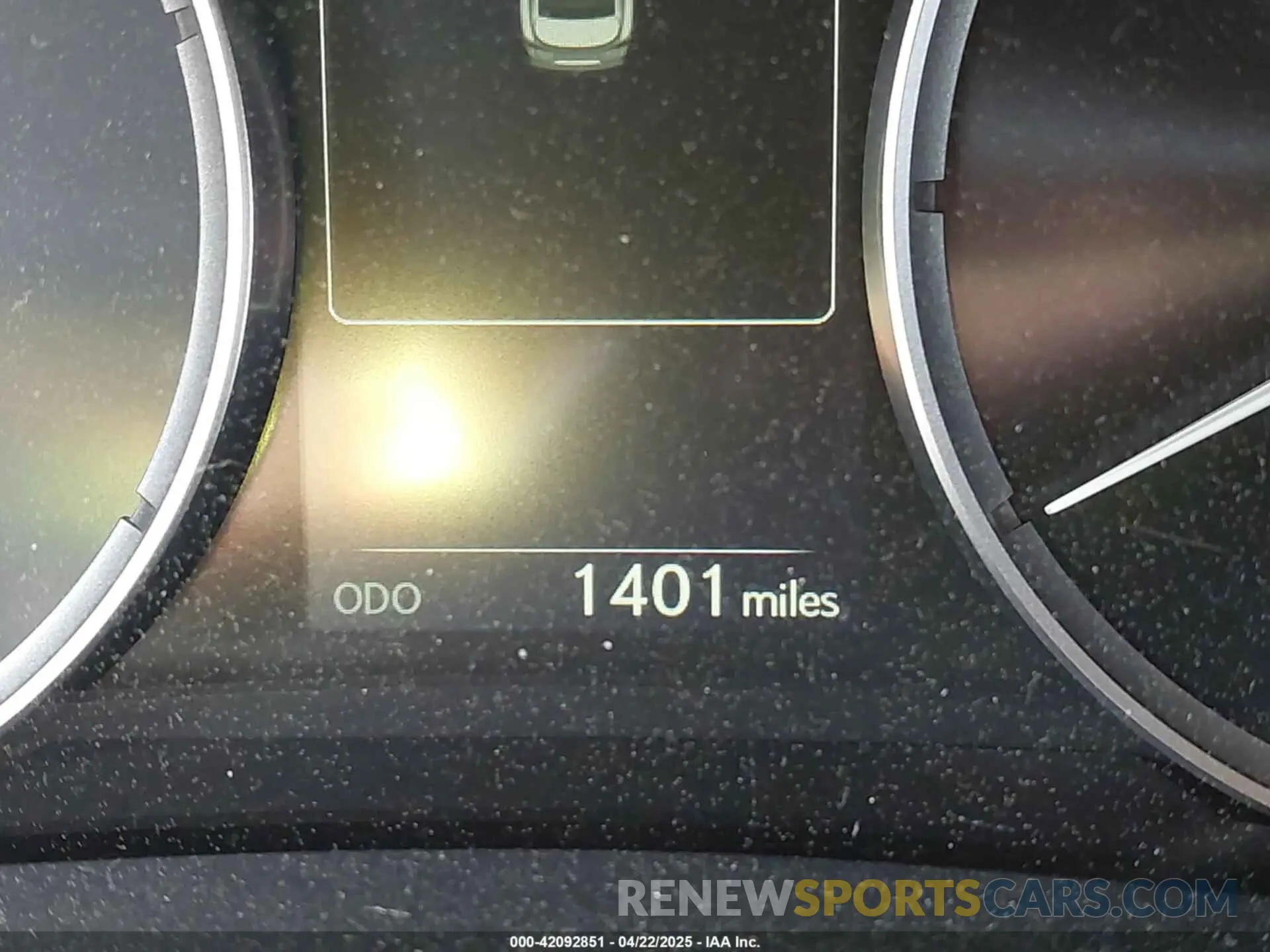 14 fotografías del automóvil dañado JTHBZ1B20S5084604 LEXUS IS 350 2025