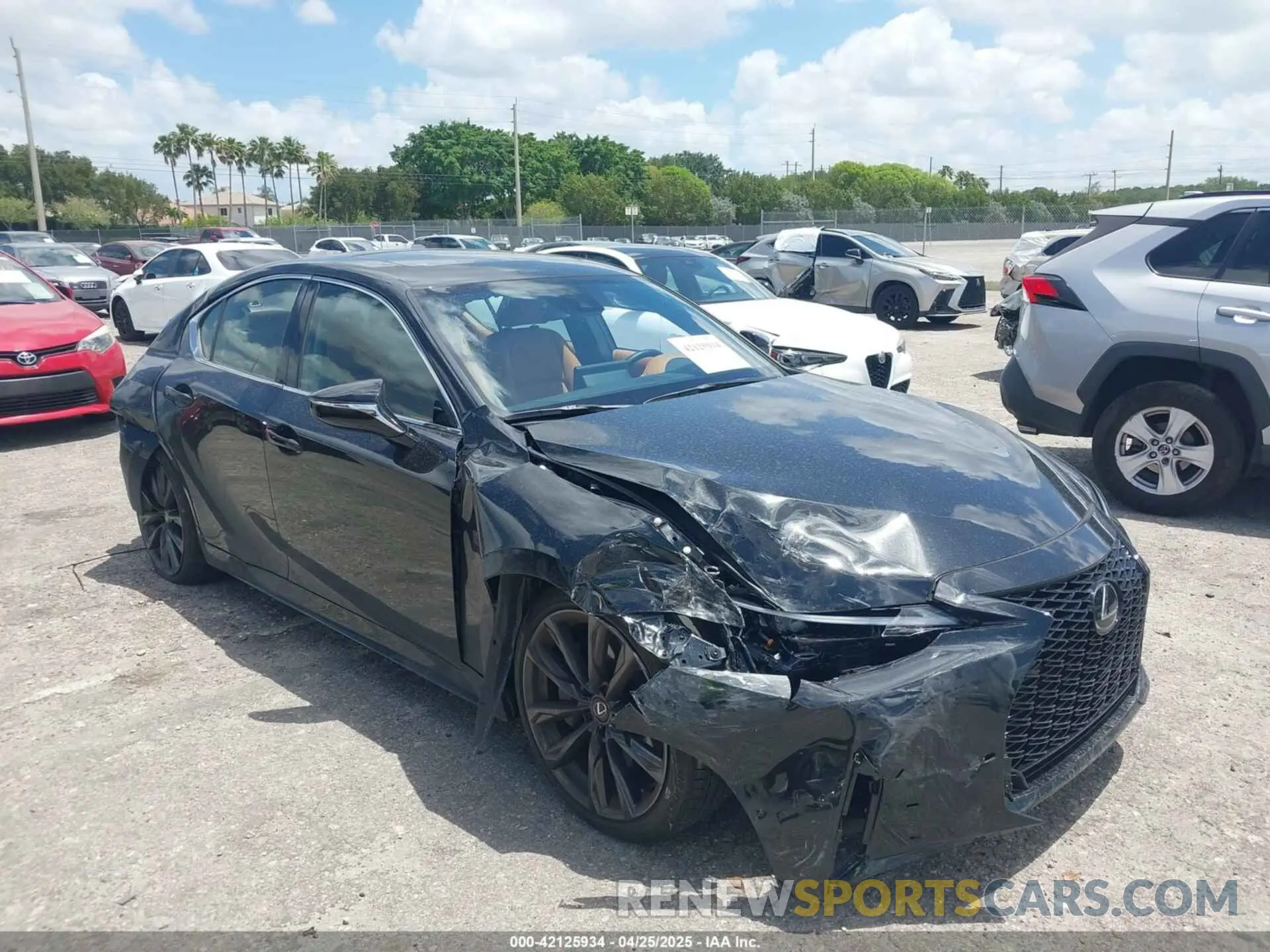 1 fotografías del automóvil dañado JTHBZ1B2XS5084514 LEXUS IS 350 2025