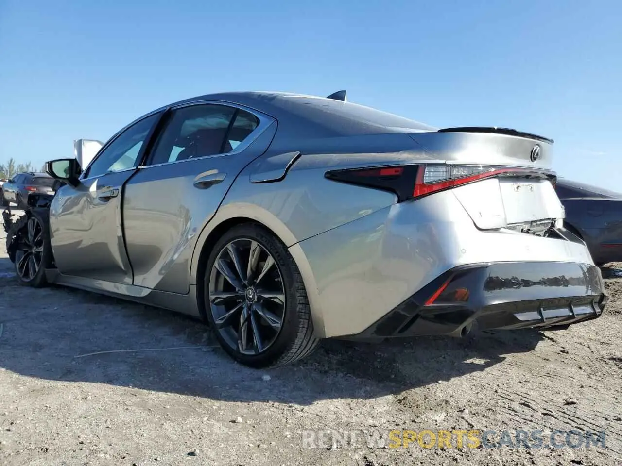 2 fotografías del automóvil dañado JTHGZ1B22M5047398 LEXUS IS 350 F S 2021
