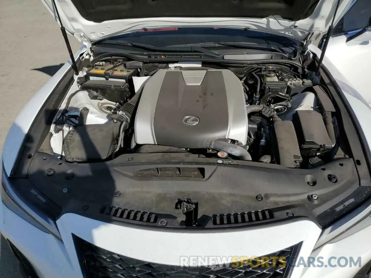 11 fotografías del automóvil dañado JTHGZ1B24M5043336 LEXUS IS 350 F S 2021