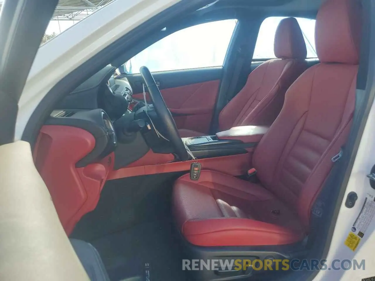 7 fotografías del automóvil dañado JTHGZ1B24M5043336 LEXUS IS 350 F S 2021