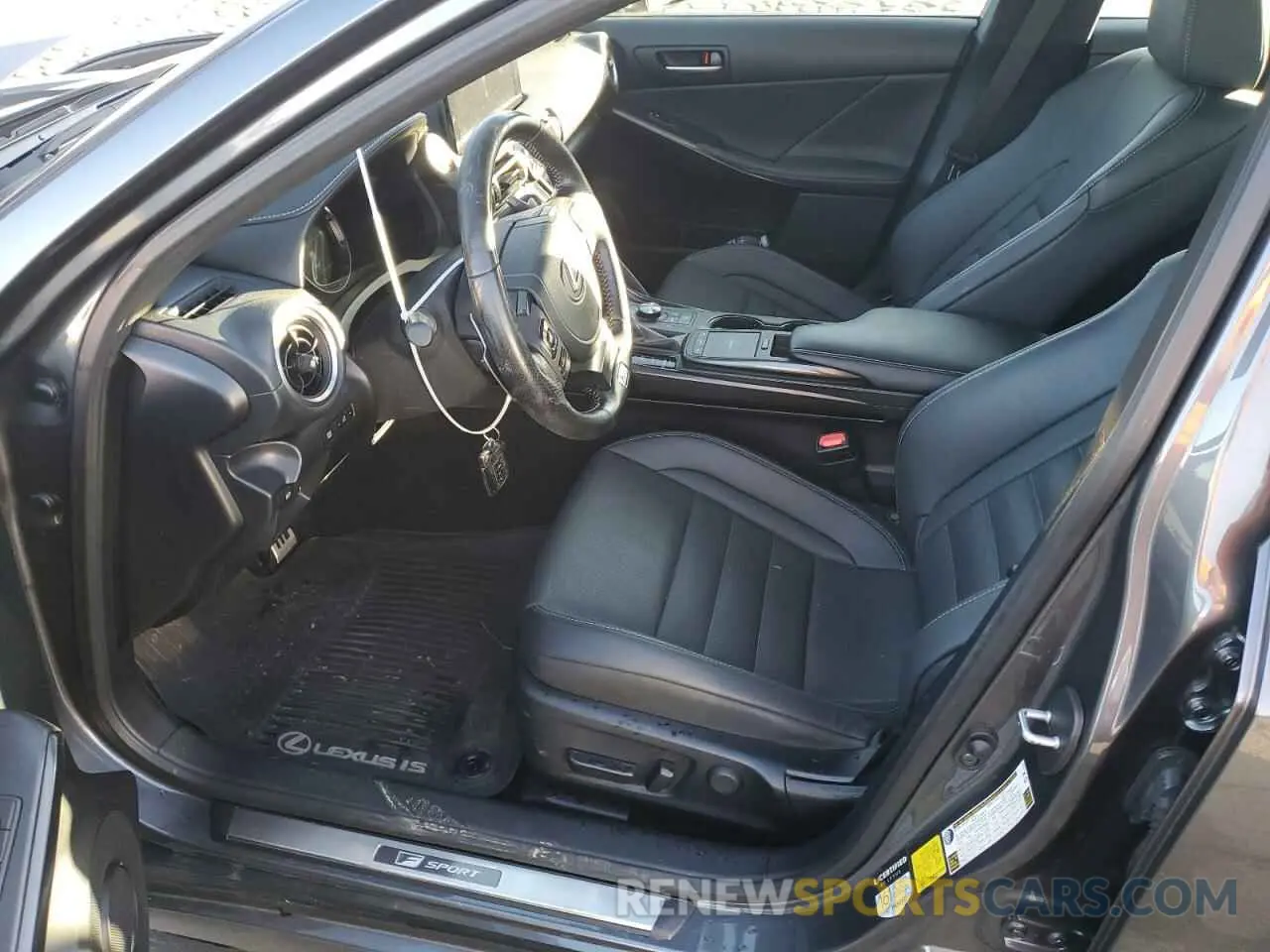 7 fotografías del automóvil dañado JTHGZ1B26M5044813 LEXUS IS 350 F S 2021