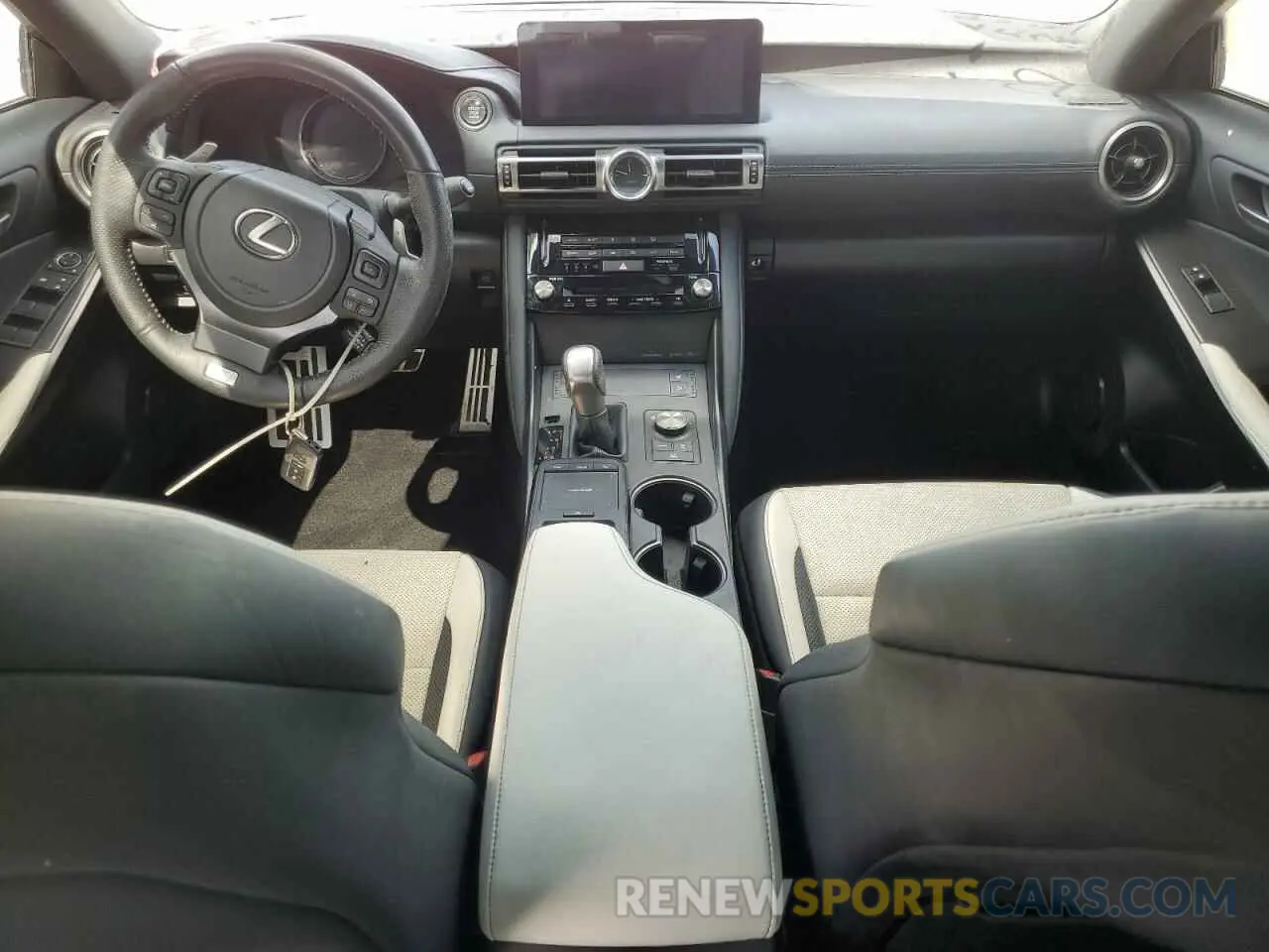 8 fotografías del automóvil dañado JTHGZ1B29M5043784 LEXUS IS 350 F S 2021