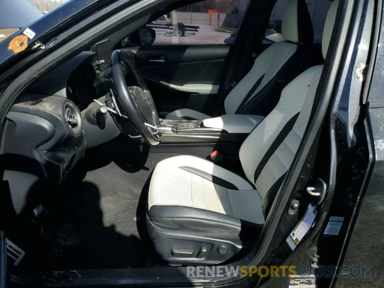 7 fotografías del automóvil dañado JTHGZ1E23M5019007 LEXUS IS 350 F S 2021