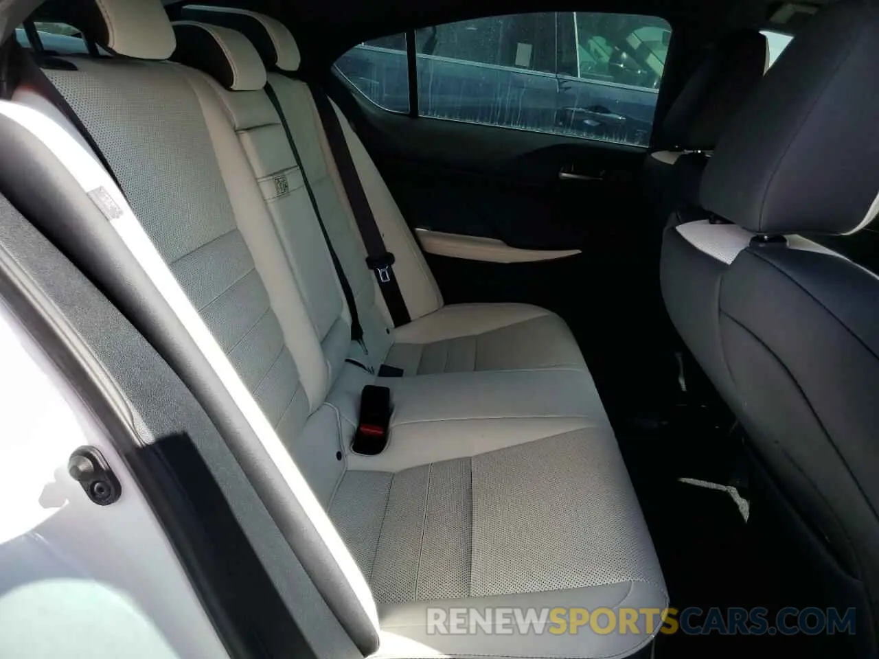 10 fotografías del automóvil dañado JTHGZ1B21N5055817 LEXUS IS 350 F S 2022