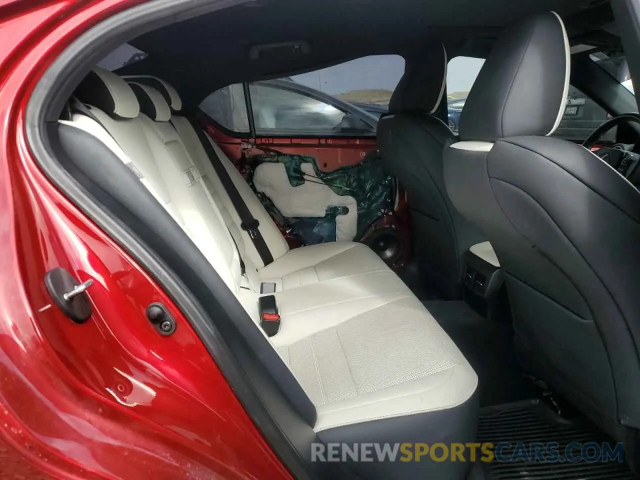10 fotografías del automóvil dañado JTHGZ1B22N5052392 LEXUS IS 350 F S 2022