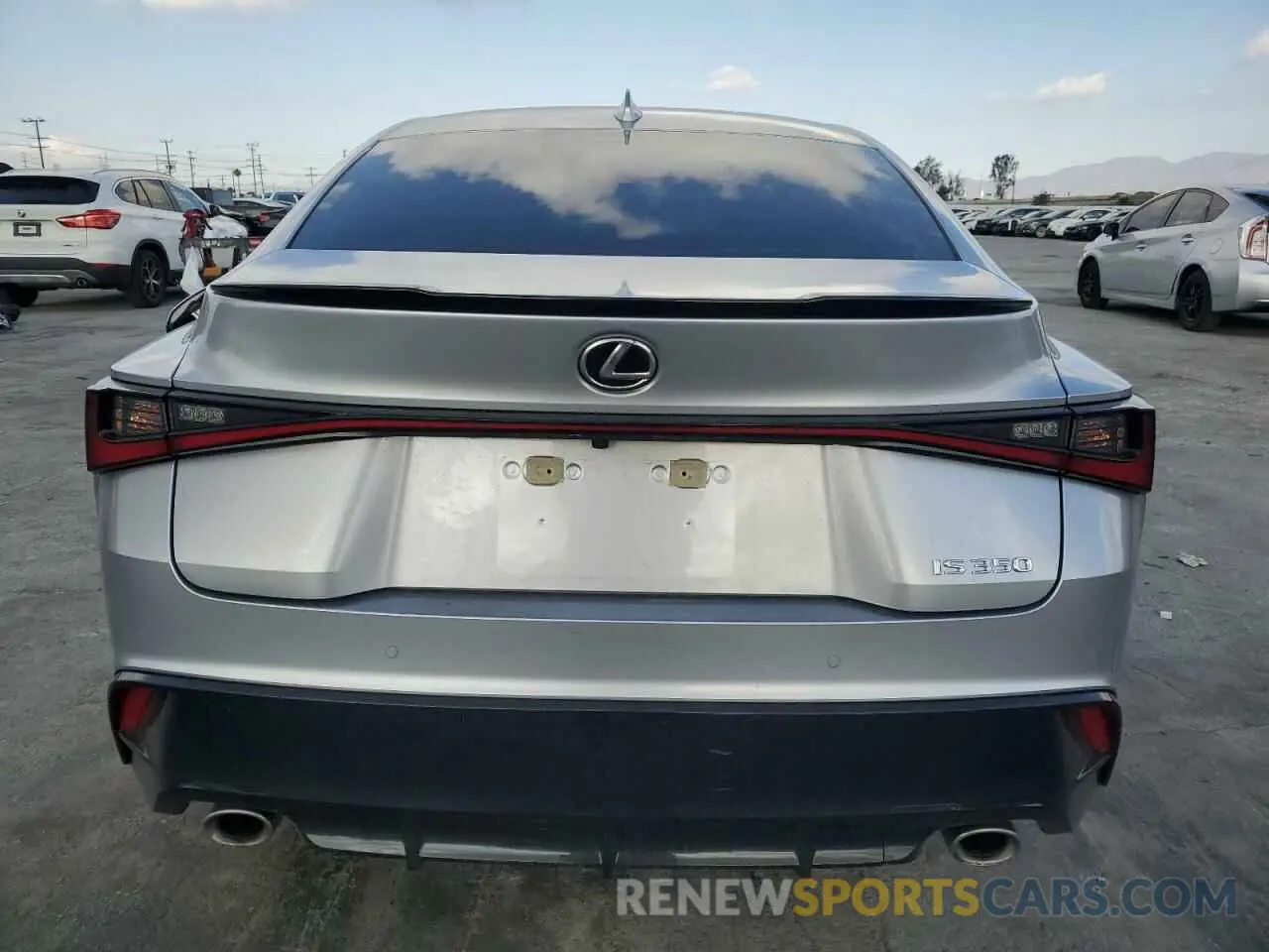 6 fotografías del automóvil dañado JTHGZ1B25N5050040 LEXUS IS 350 F S 2022