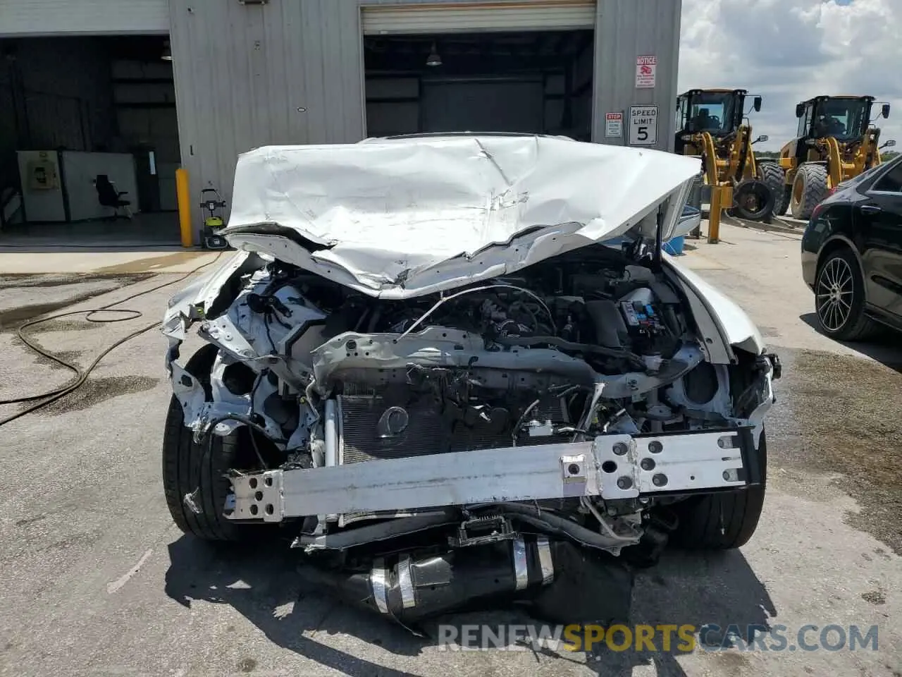 5 fotografías del automóvil dañado JTHBZ1B29P5067372 LEXUS IS 350 F S 2023