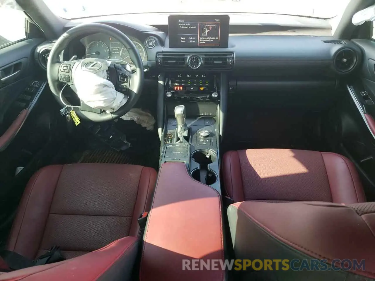 8 fotografías del automóvil dañado JTHBZ1B26R5079711 LEXUS IS 350 F S 2024