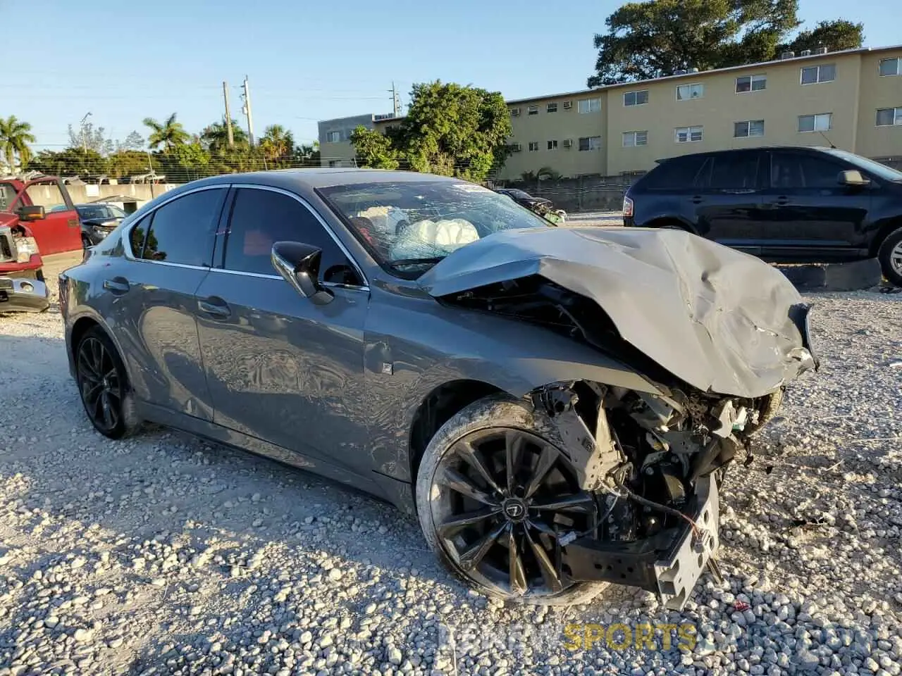 4 fotografías del automóvil dañado JTHGZ1B20R5079385 LEXUS IS 350 F S 2024