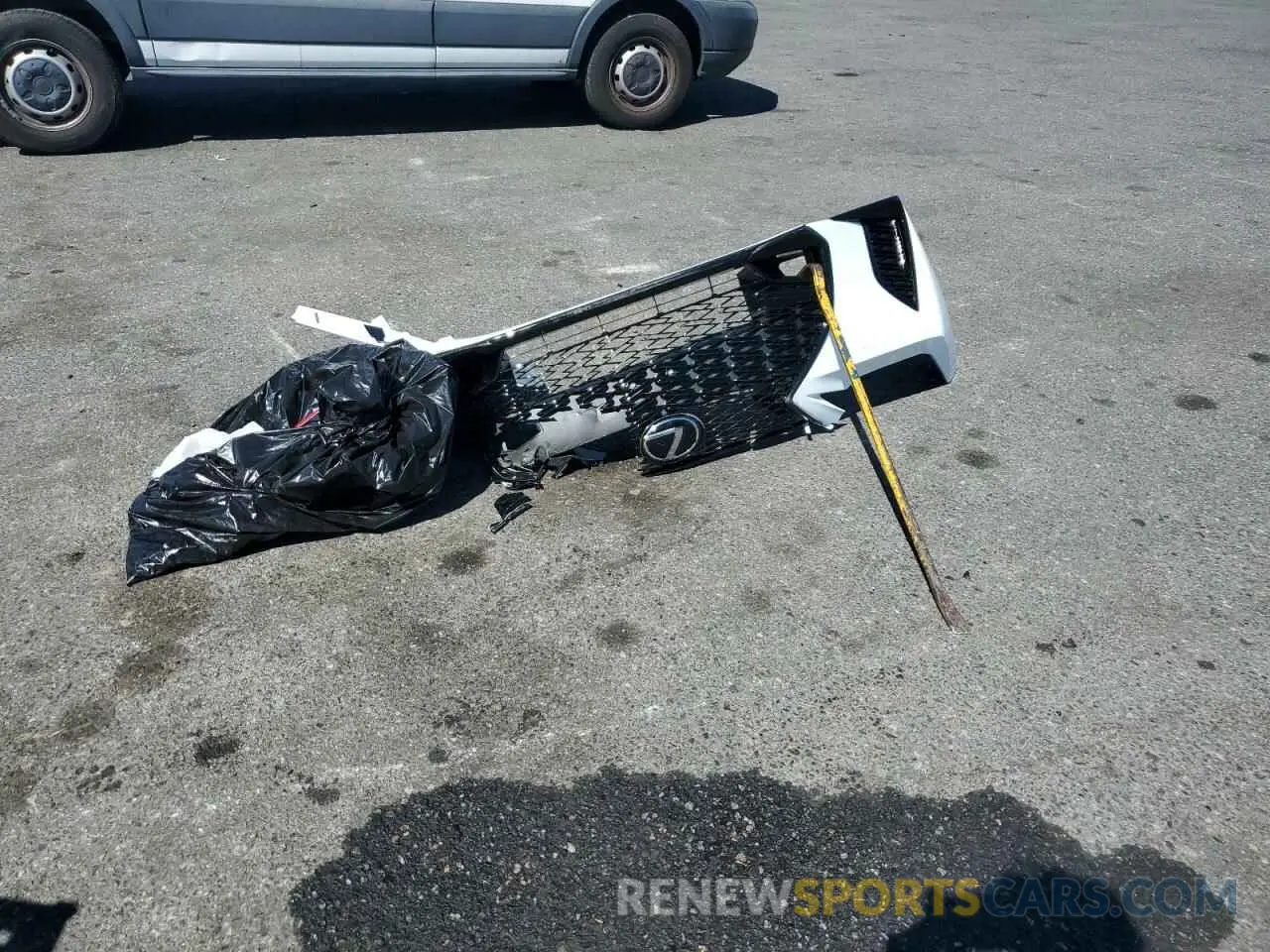 12 fotografías del automóvil dañado JTHGZ1B20R5079872 LEXUS IS 350 F S 2024