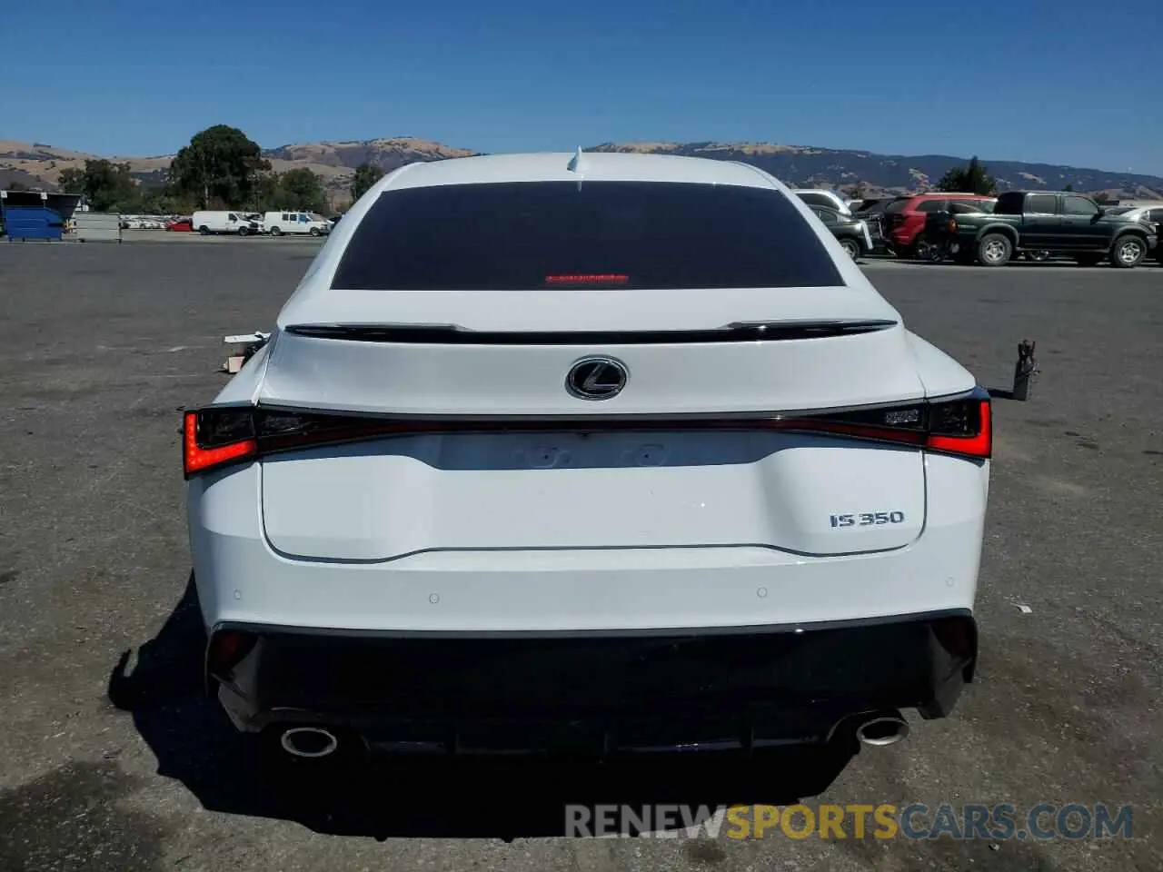 6 fotografías del automóvil dañado JTHGZ1B20R5079872 LEXUS IS 350 F S 2024
