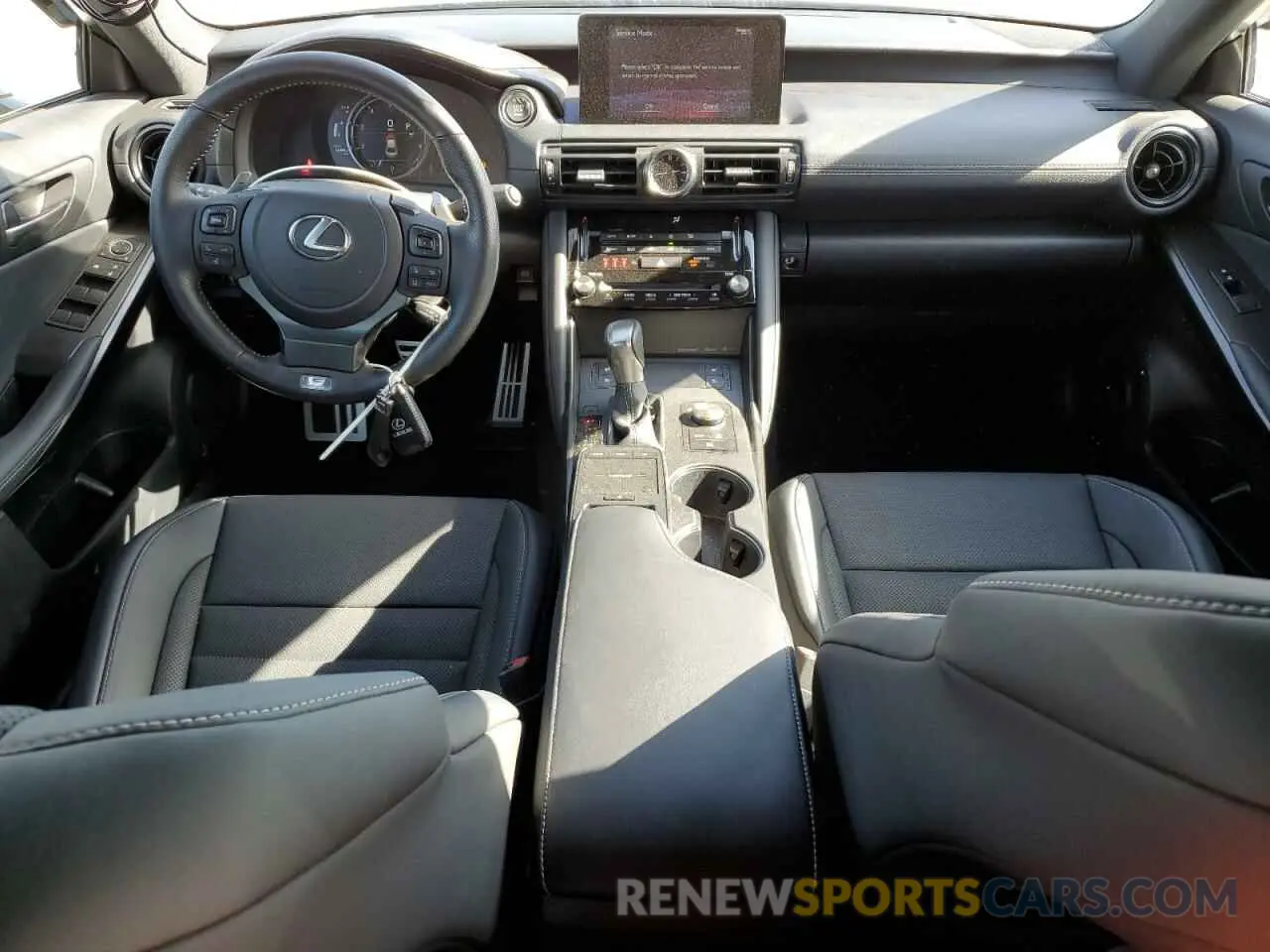 8 fotografías del automóvil dañado JTHGZ1B24R5072617 LEXUS IS 350 F S 2024