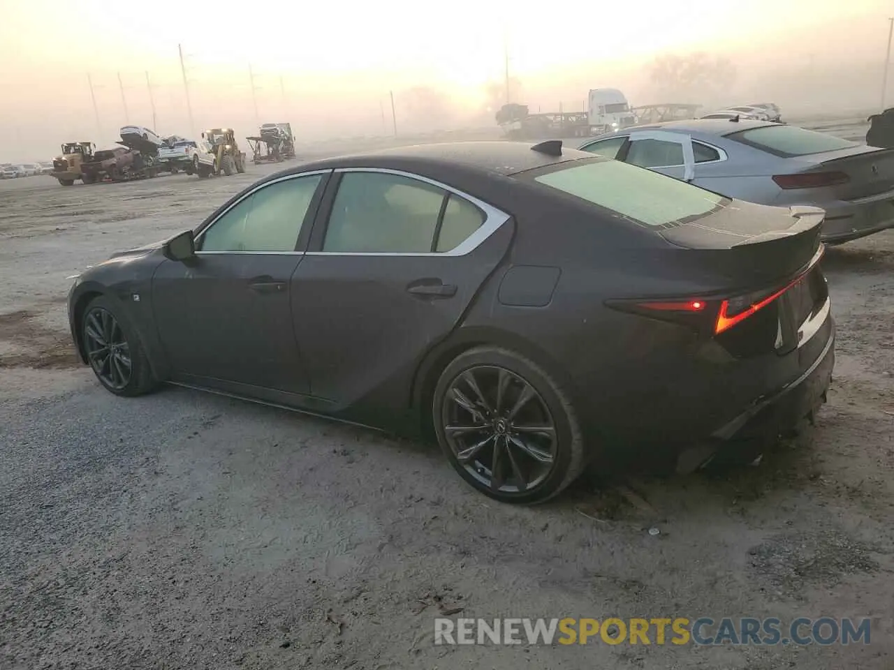 2 fotografías del automóvil dañado JTHGZ1B26R5073302 LEXUS IS 350 F S 2024