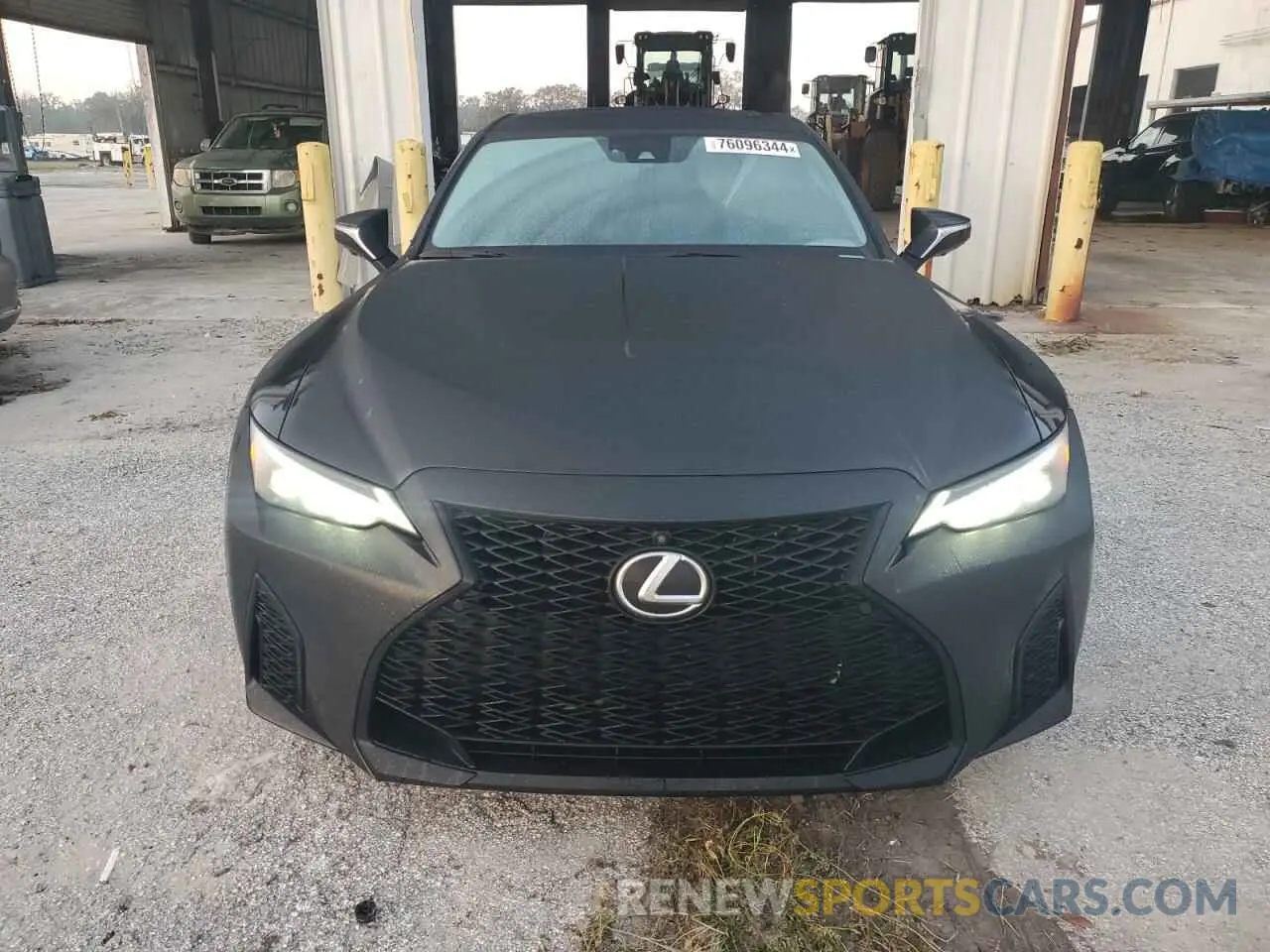 5 fotografías del automóvil dañado JTHGZ1B26R5073302 LEXUS IS 350 F S 2024