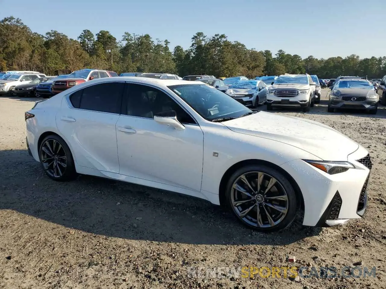 4 fotografías del automóvil dañado JTHGZ1B26R5078600 LEXUS IS 350 F S 2024