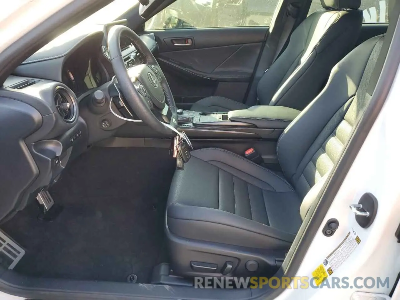 7 fotografías del automóvil dañado JTHGZ1B26R5078600 LEXUS IS 350 F S 2024