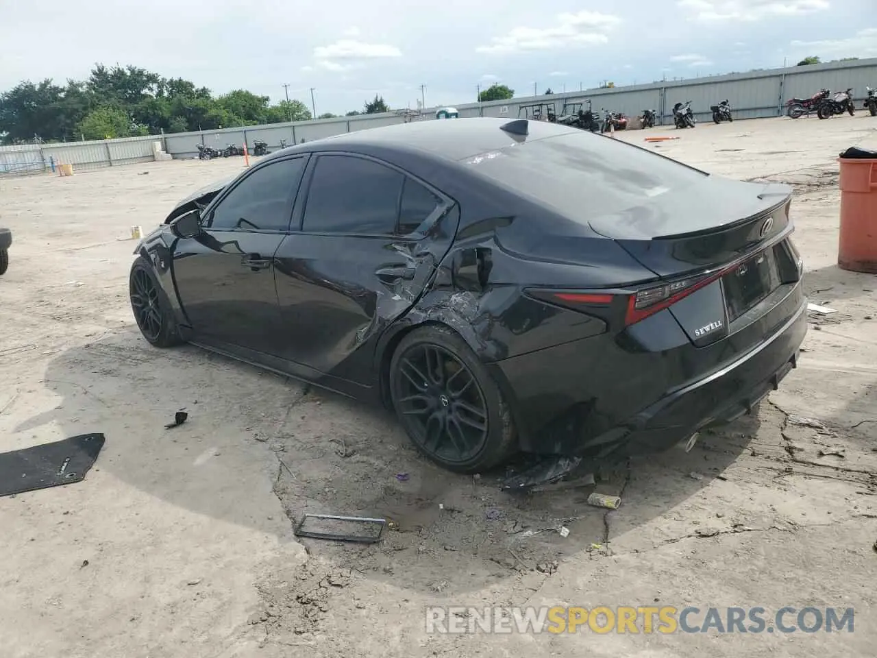 2 fotografías del automóvil dañado JTHGZ1B27R5074863 LEXUS IS 350 F S 2024