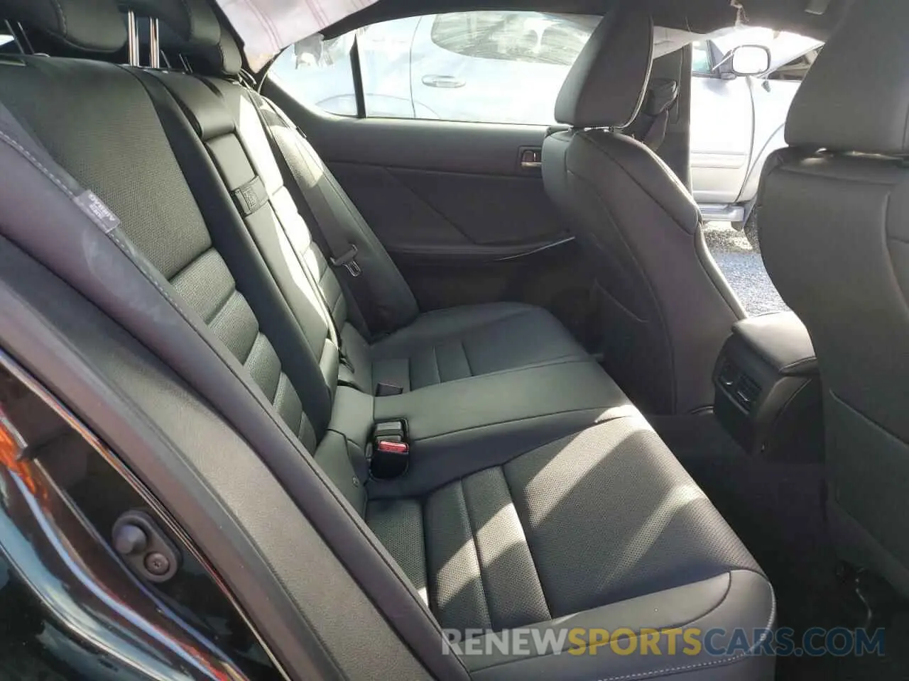 10 fotografías del automóvil dañado JTHGZ1B27R5079058 LEXUS IS 350 F S 2024